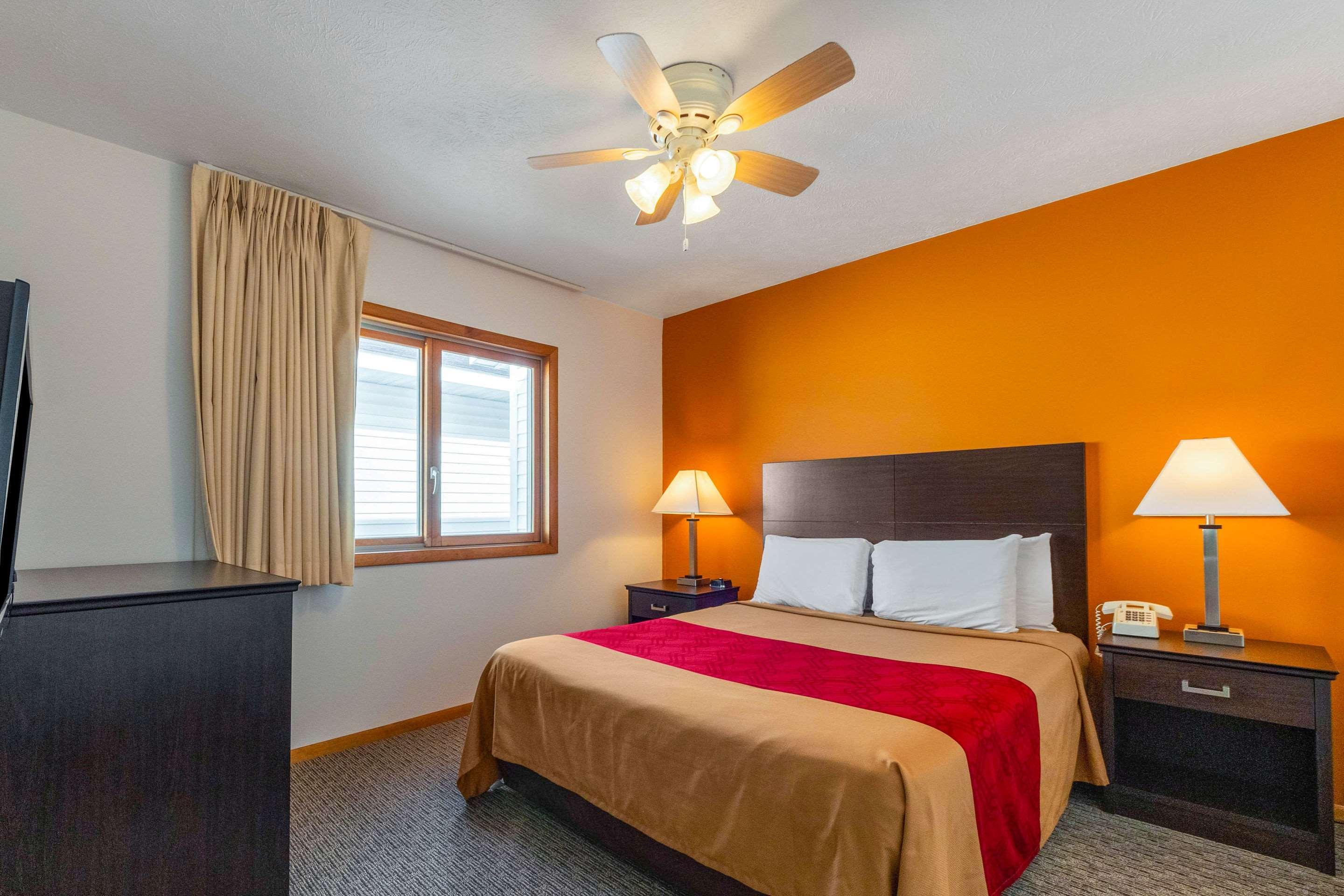 Econo Lodge Lakeshore Manistique Ngoại thất bức ảnh
