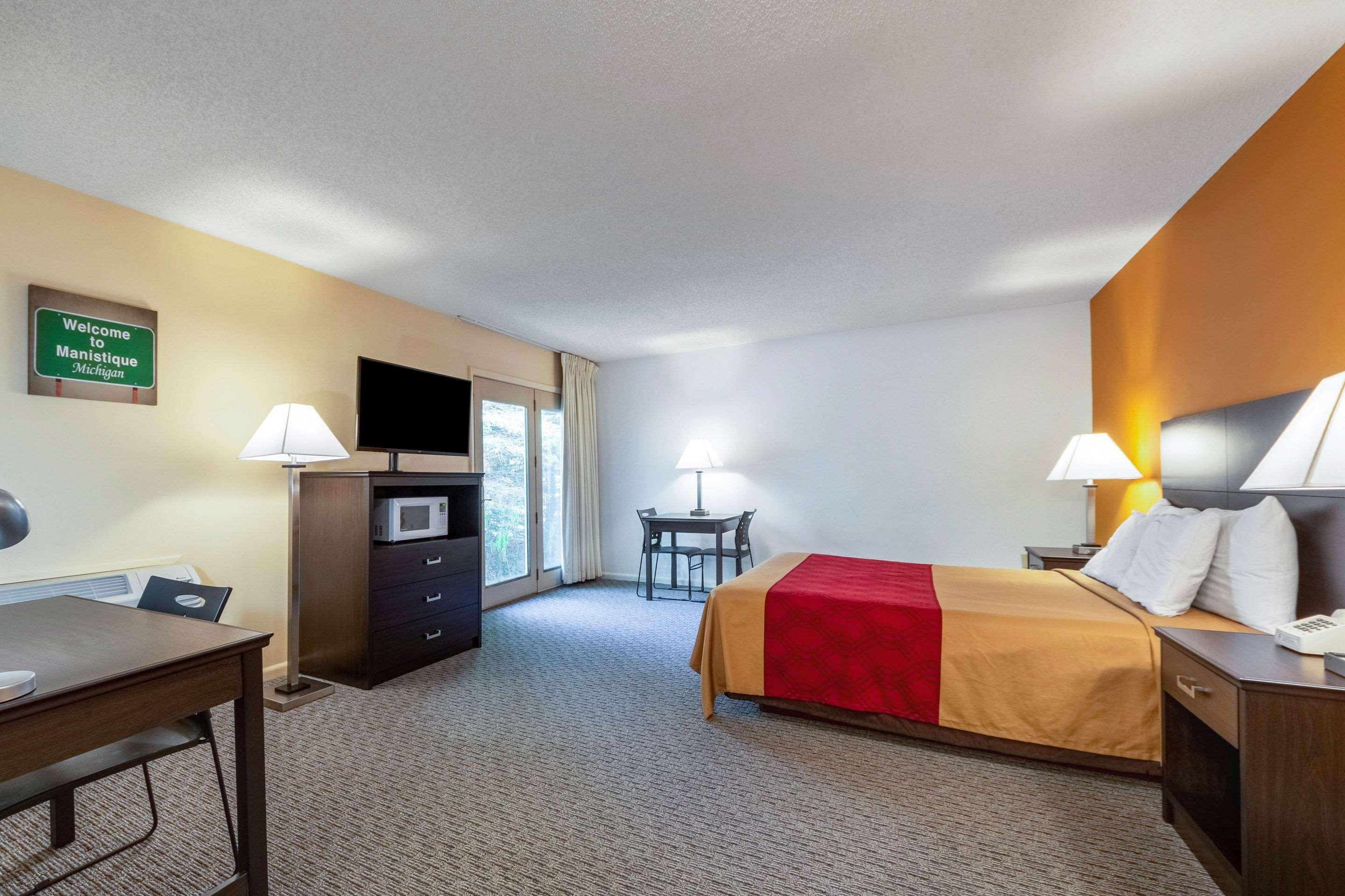 Econo Lodge Lakeshore Manistique Ngoại thất bức ảnh