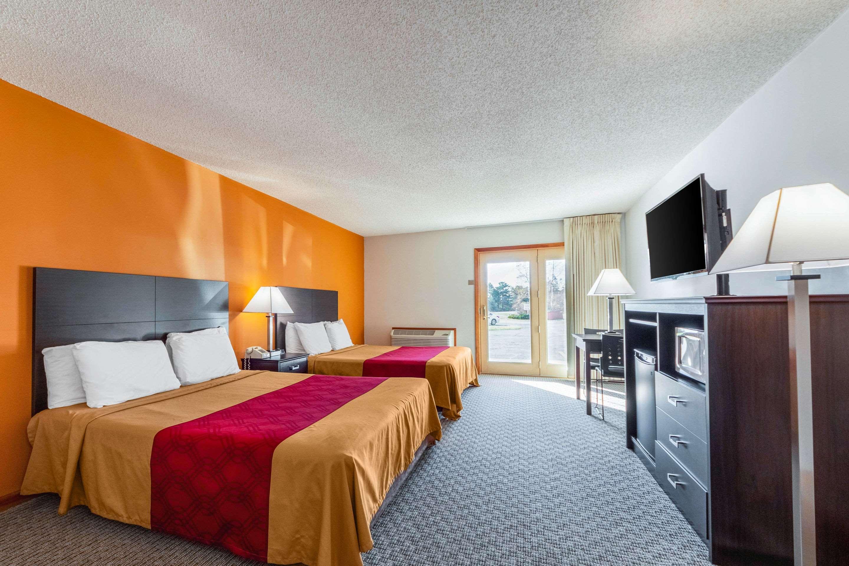 Econo Lodge Lakeshore Manistique Ngoại thất bức ảnh