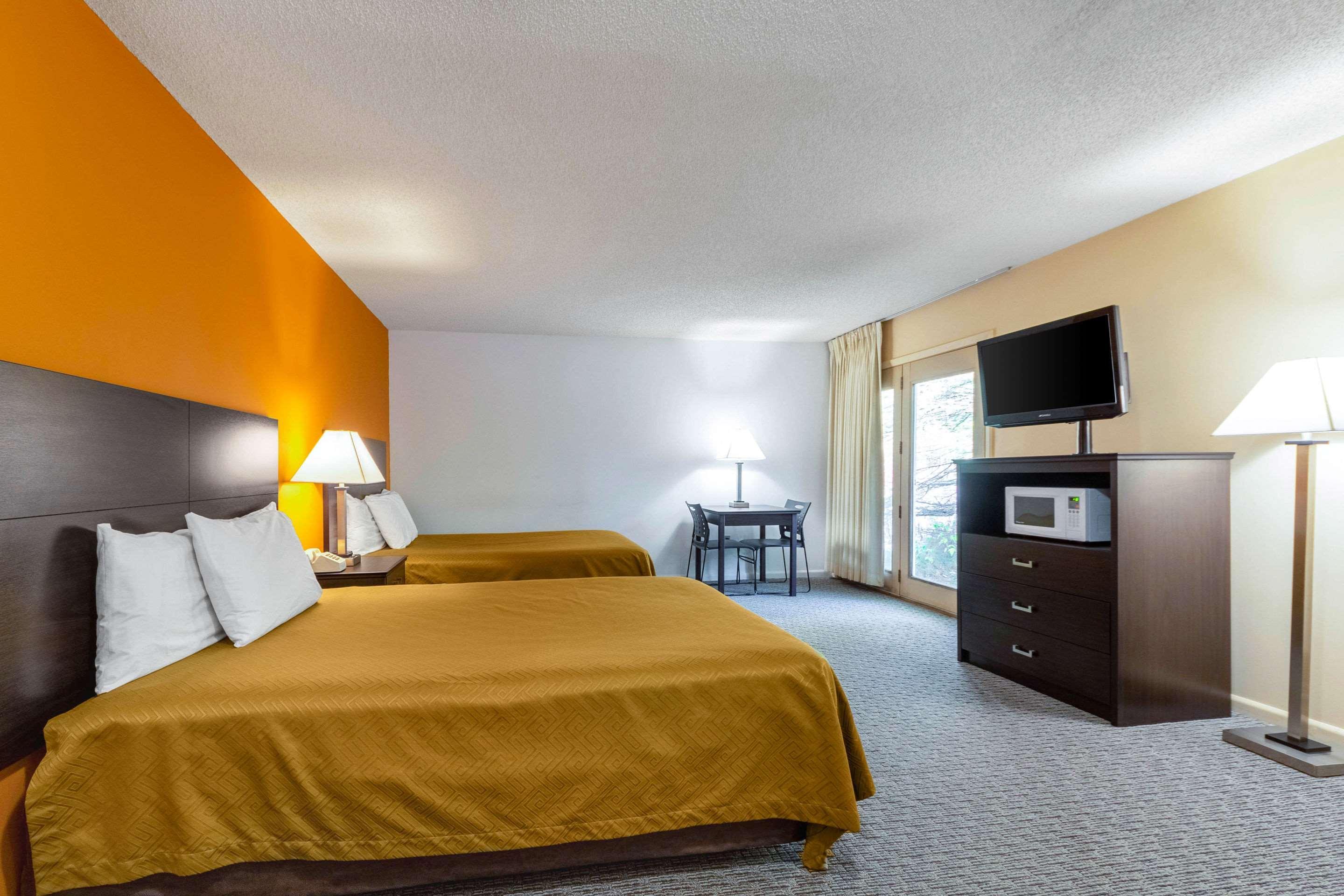 Econo Lodge Lakeshore Manistique Ngoại thất bức ảnh