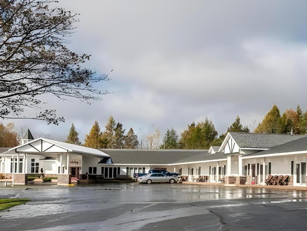 Econo Lodge Lakeshore Manistique Ngoại thất bức ảnh