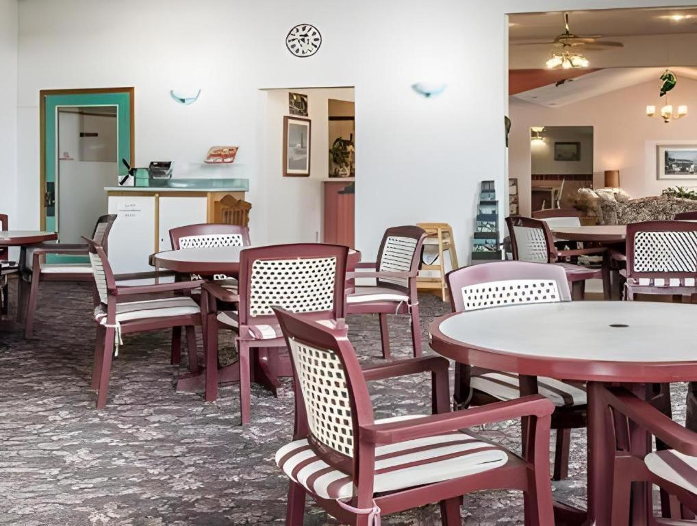Econo Lodge Lakeshore Manistique Ngoại thất bức ảnh
